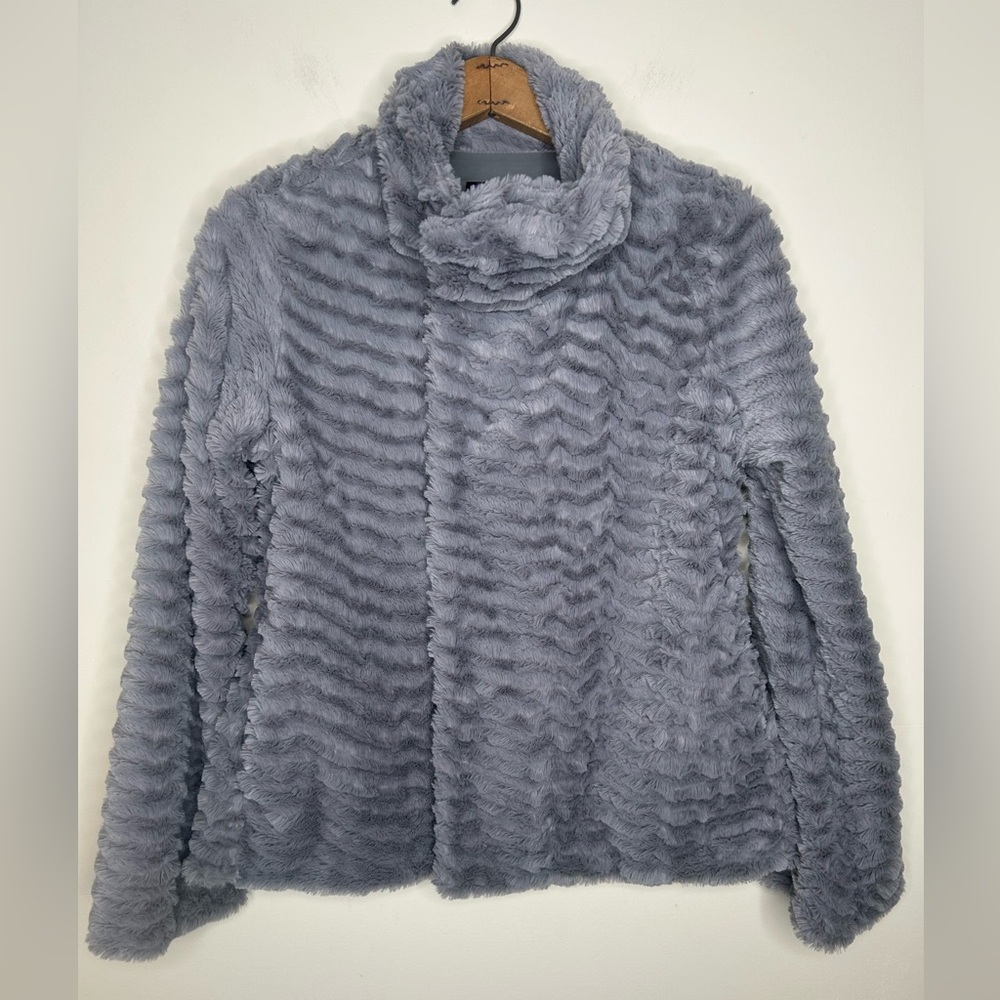 Patagonia Pelage Swing Jacket Gray Faux Fur Size S Asymmetrical Zip and Button